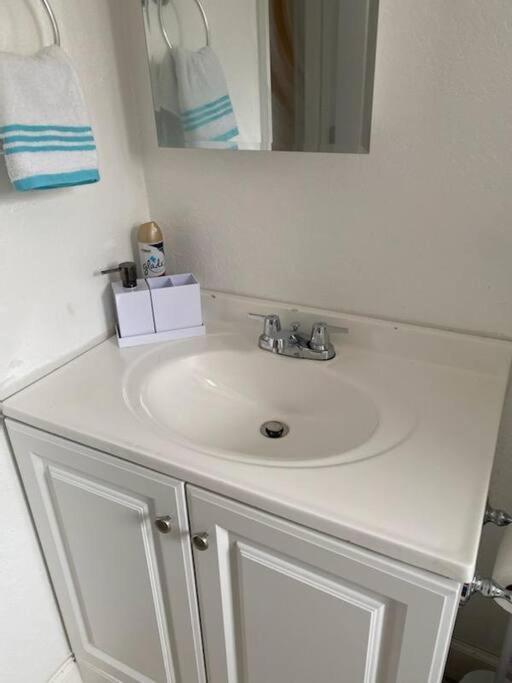Nice And Quiet 2 Beds 1 Bath In Oakland Fl Fort Lauderdale Esterno foto